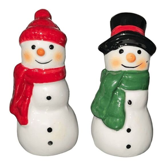 Cracker Barrel mini Snowman Salt and pepper Shaker Set - Picture 1 of 3